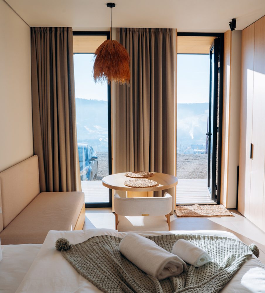 Romantic Luxury Suite №001 / №002